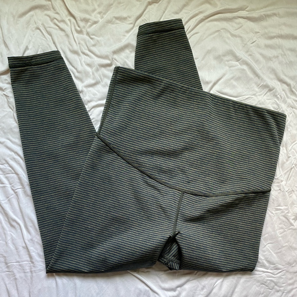 SOLD Medium GAP Athletic Maternity Leggings